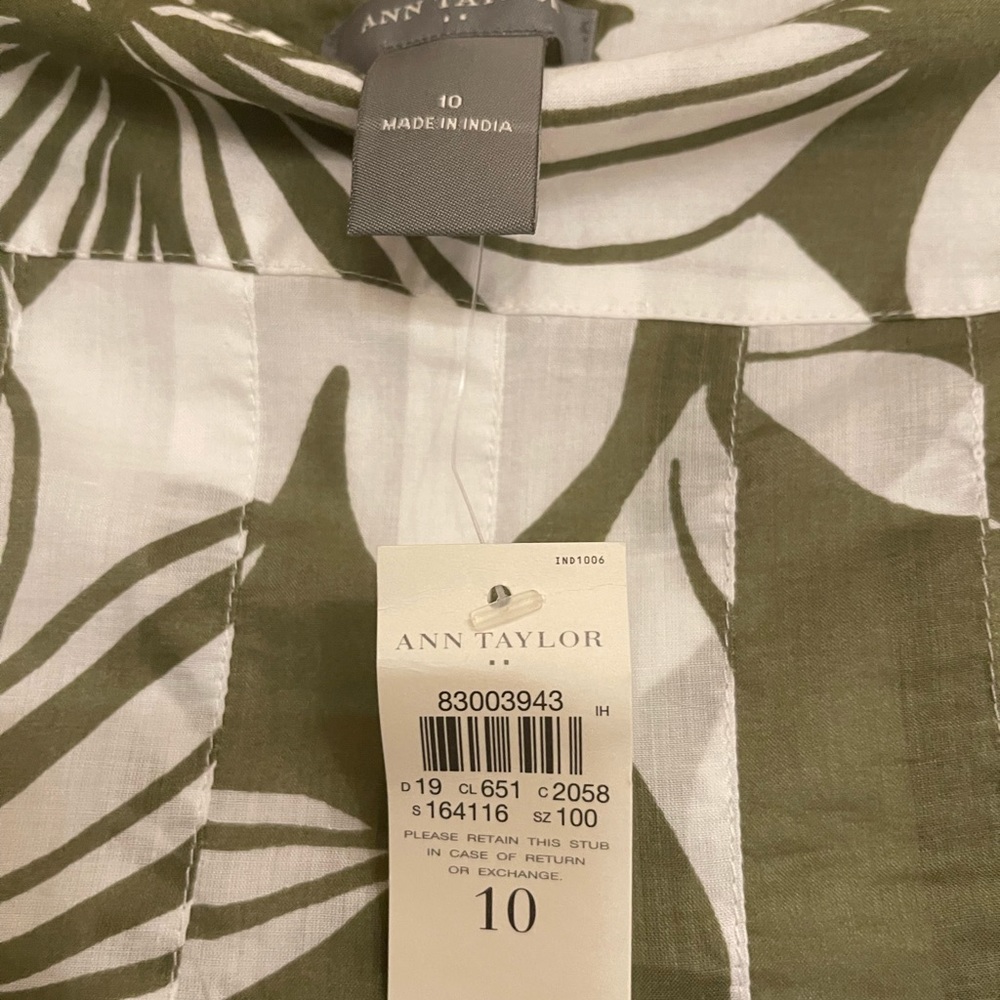 NWT Ann Taylor green and white pleated skirt with side zipper - Picture 3 of 5